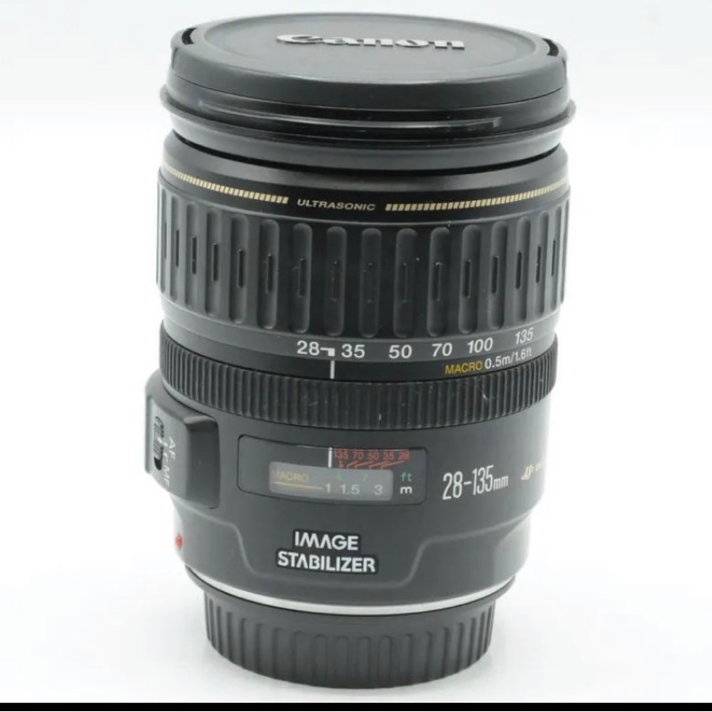 Canon EF 28-135mm f3.5-5.6 IS USM Macro Lens